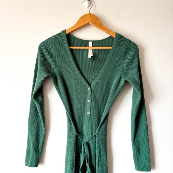 Aritzia The Group by Babaton Henley Sweater Midi Dress Green Size Medium - Picture 5 of 9